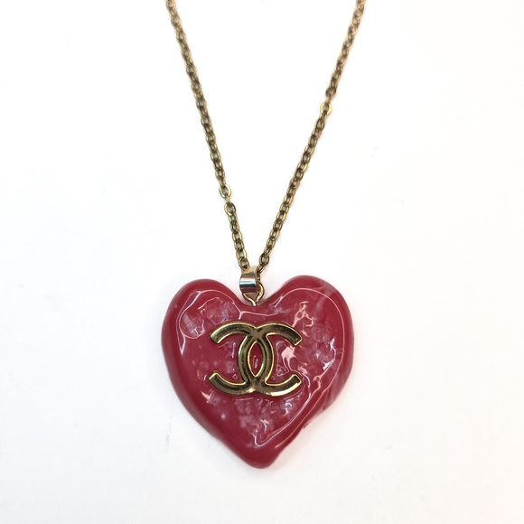 CHANEL Jewelry - Authentic Chanel Red Molten Marbled Acrylic Heart Pendant Charm On Gold Necklace